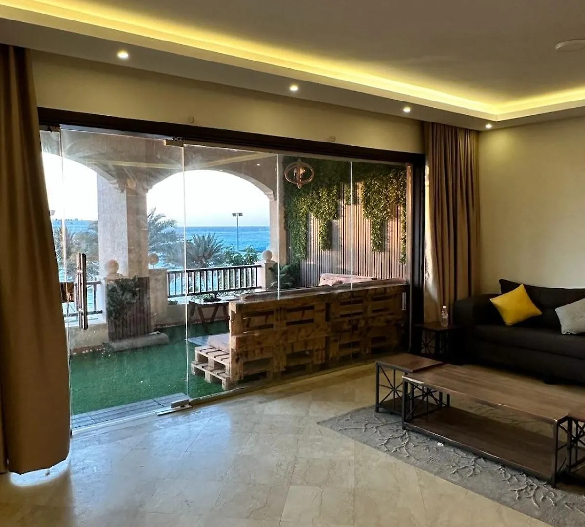 Durra Al-Arous Chalet - Al Hamra Beach DDjeddah Appartement